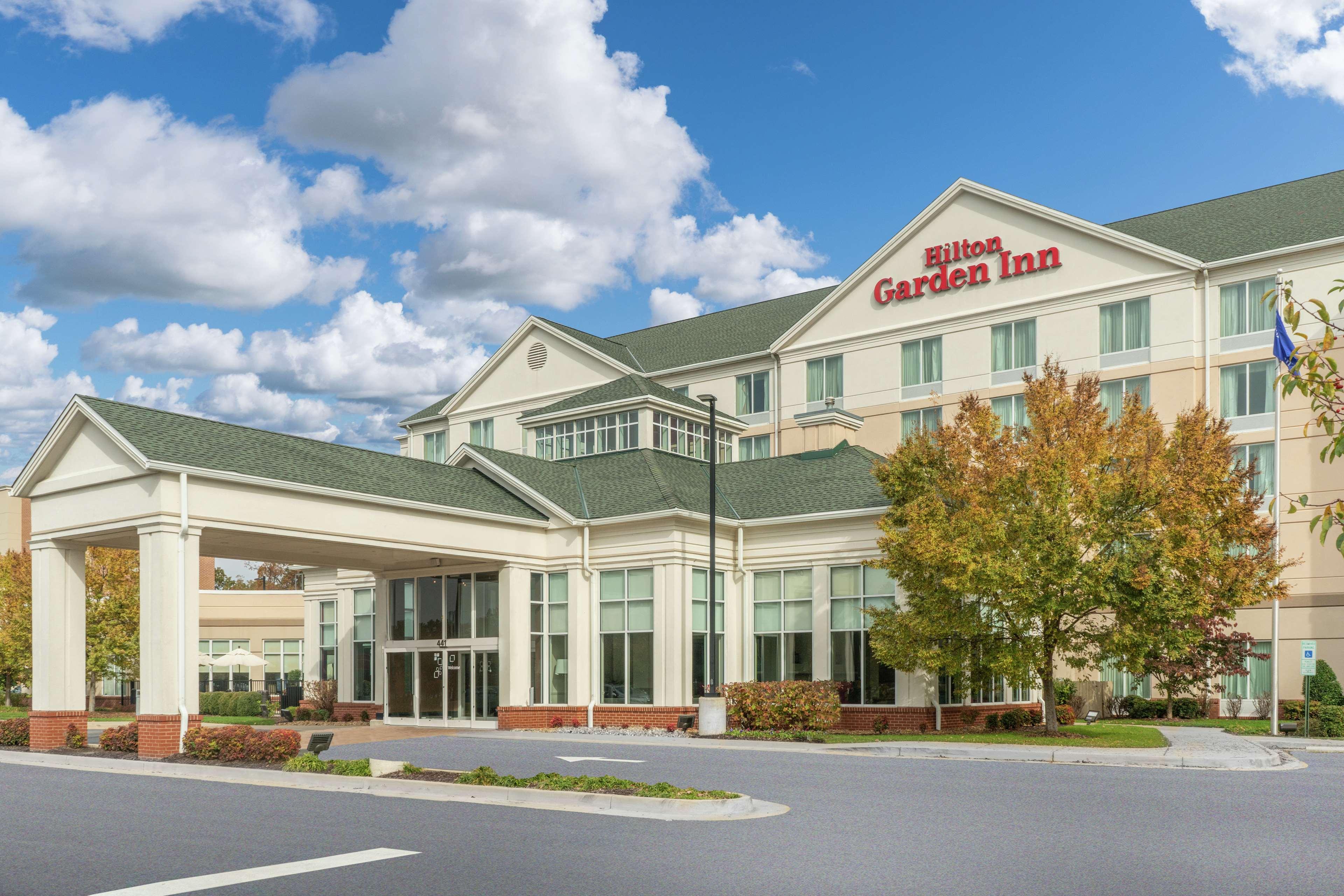 Hilton Garden Inn Richmond Airport Сандстон Экстерьер фото