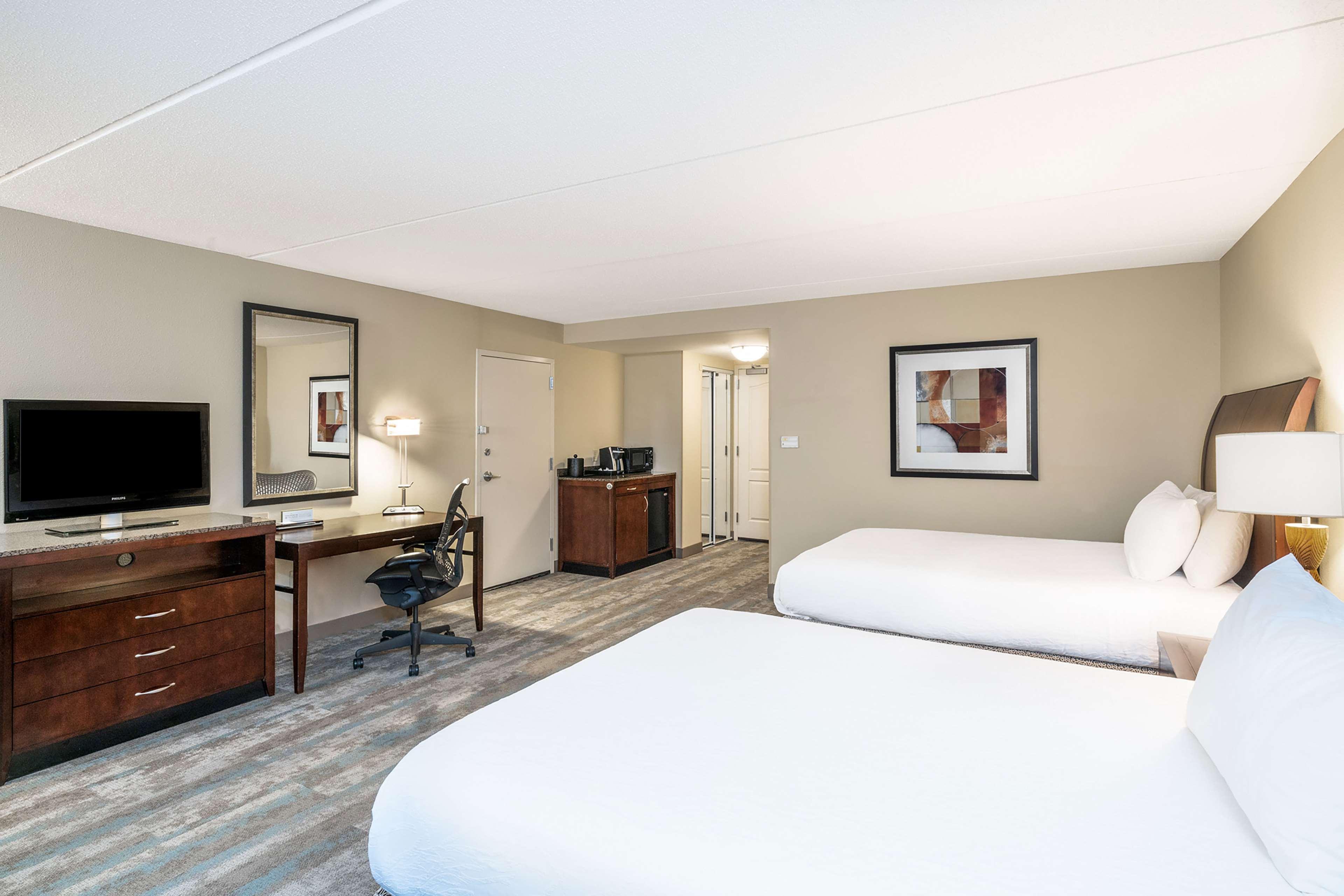 Hilton Garden Inn Richmond Airport Сандстон Экстерьер фото