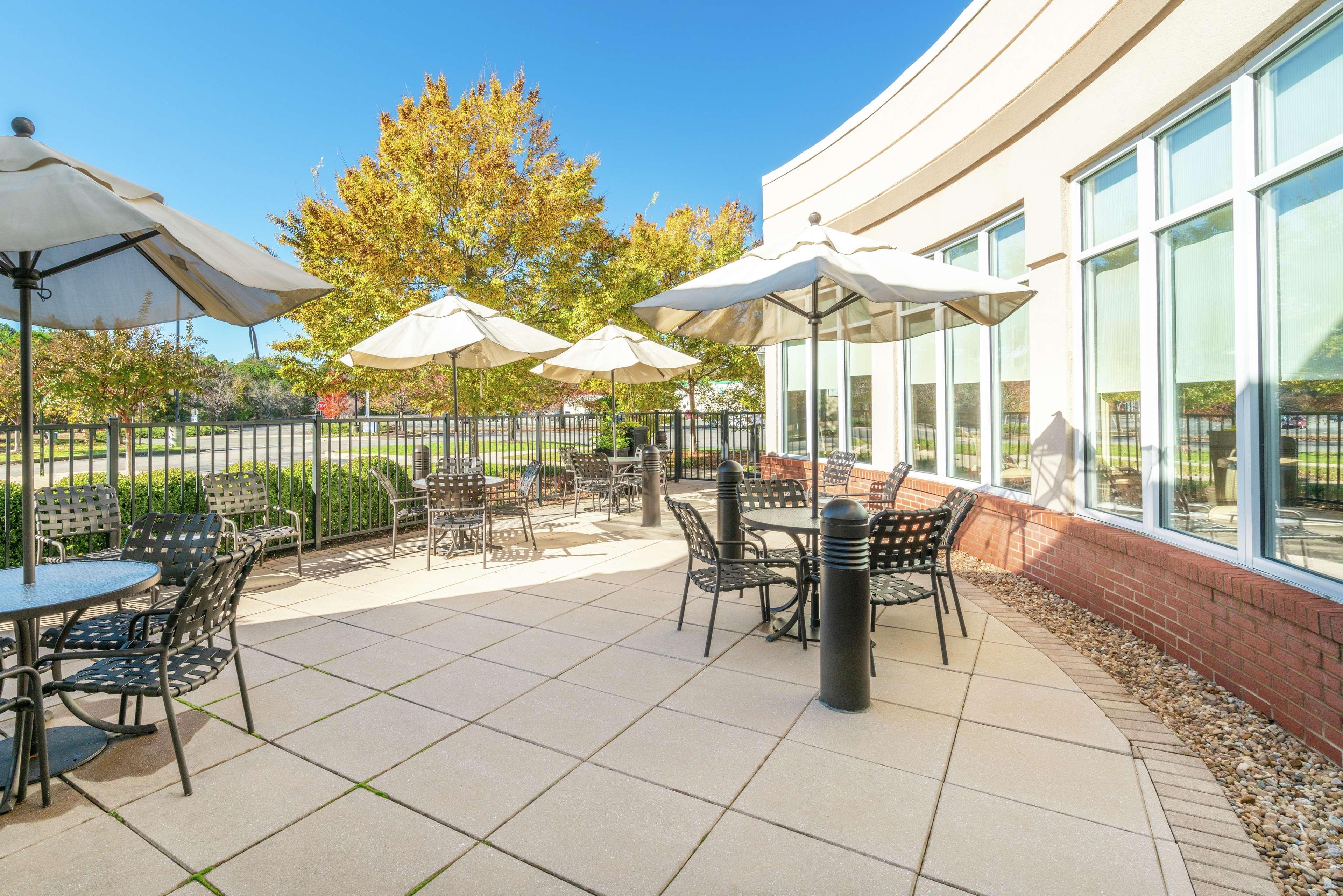 Hilton Garden Inn Richmond Airport Сандстон Экстерьер фото