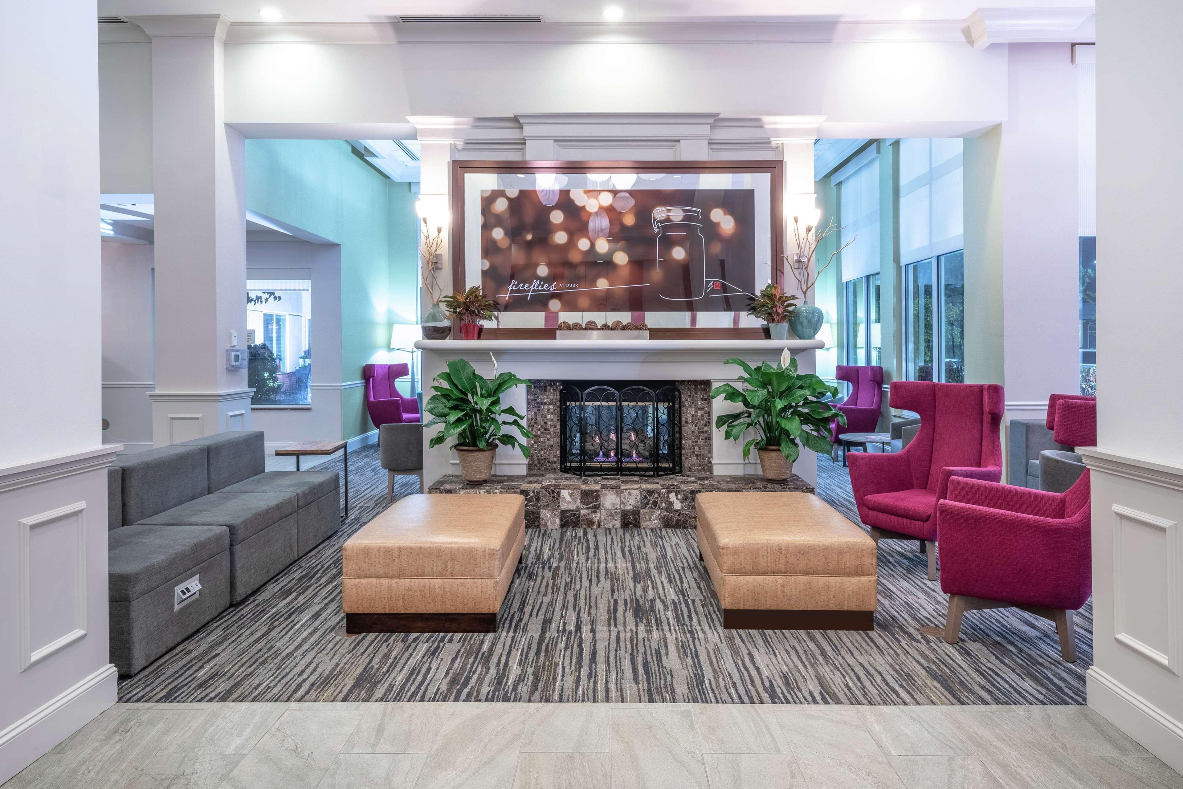 Hilton Garden Inn Richmond Airport Сандстон Экстерьер фото